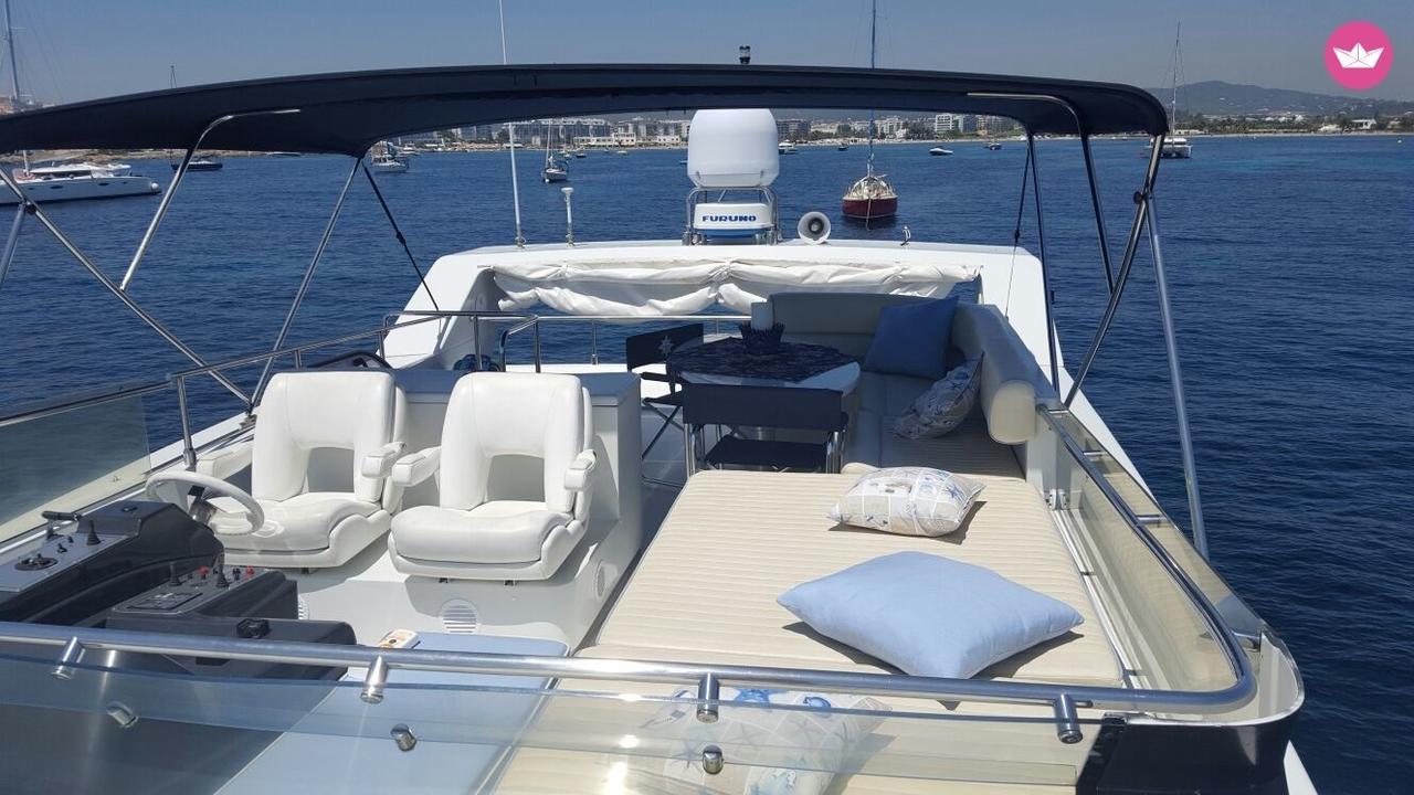 Divina Botel