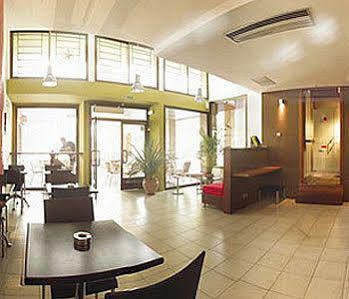Confort Plaza Hotel *