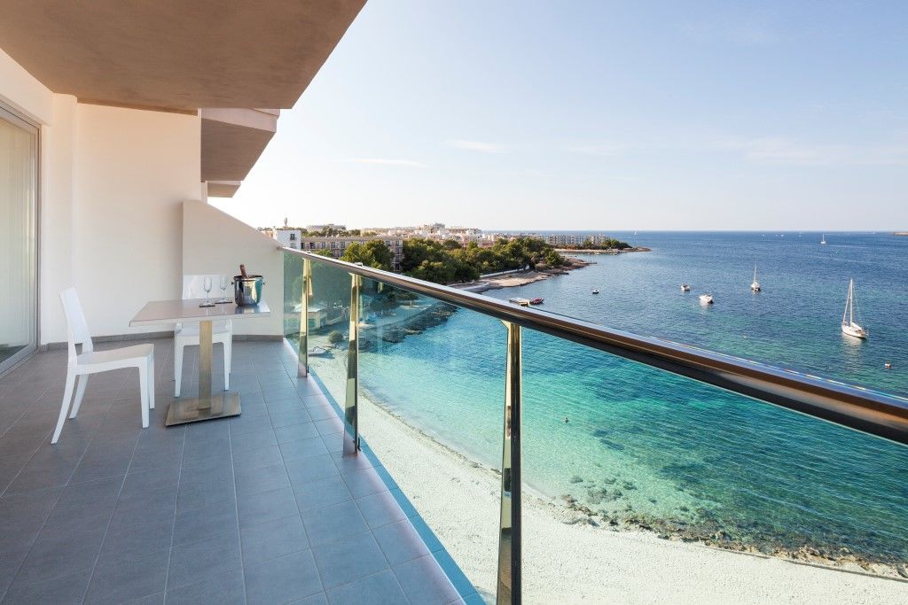 Aparthotel Axel Beach Ibiza - Adults Only 4*