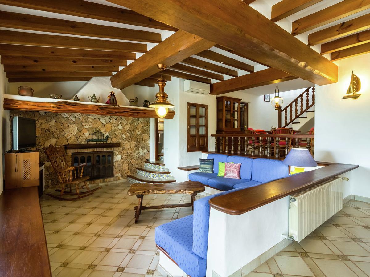 Cozy In With Private Pool Ferienhaus