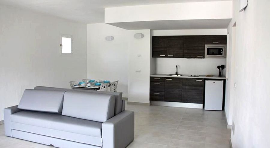 Aptos. Puerto Aparthotel Cala Vadella (Ibiza)