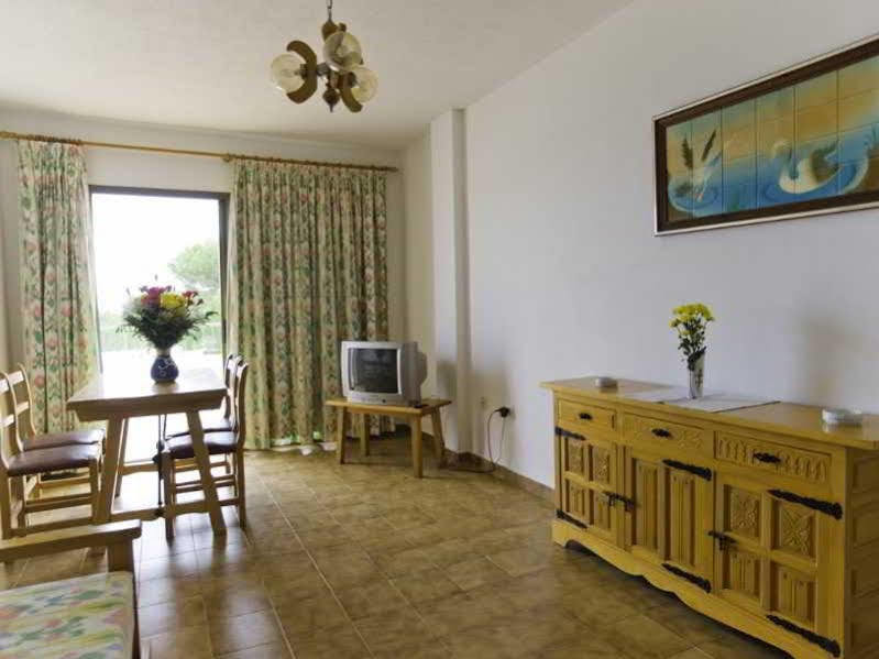 Typic Art Apartment