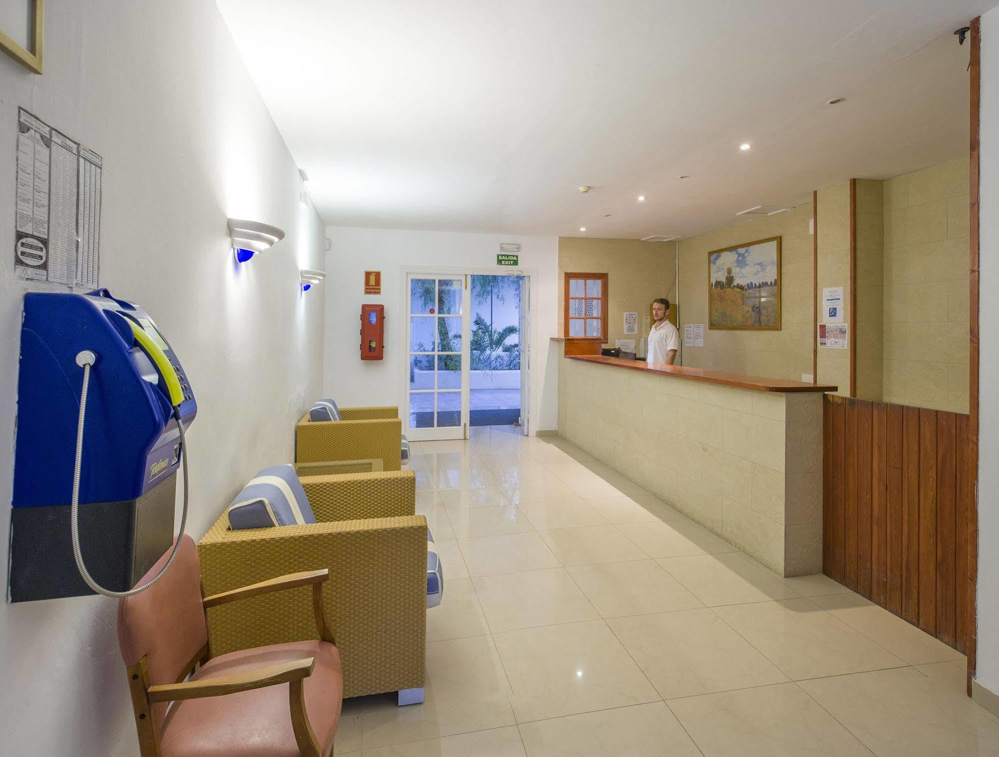 Aparthotel Sol Bay 2*