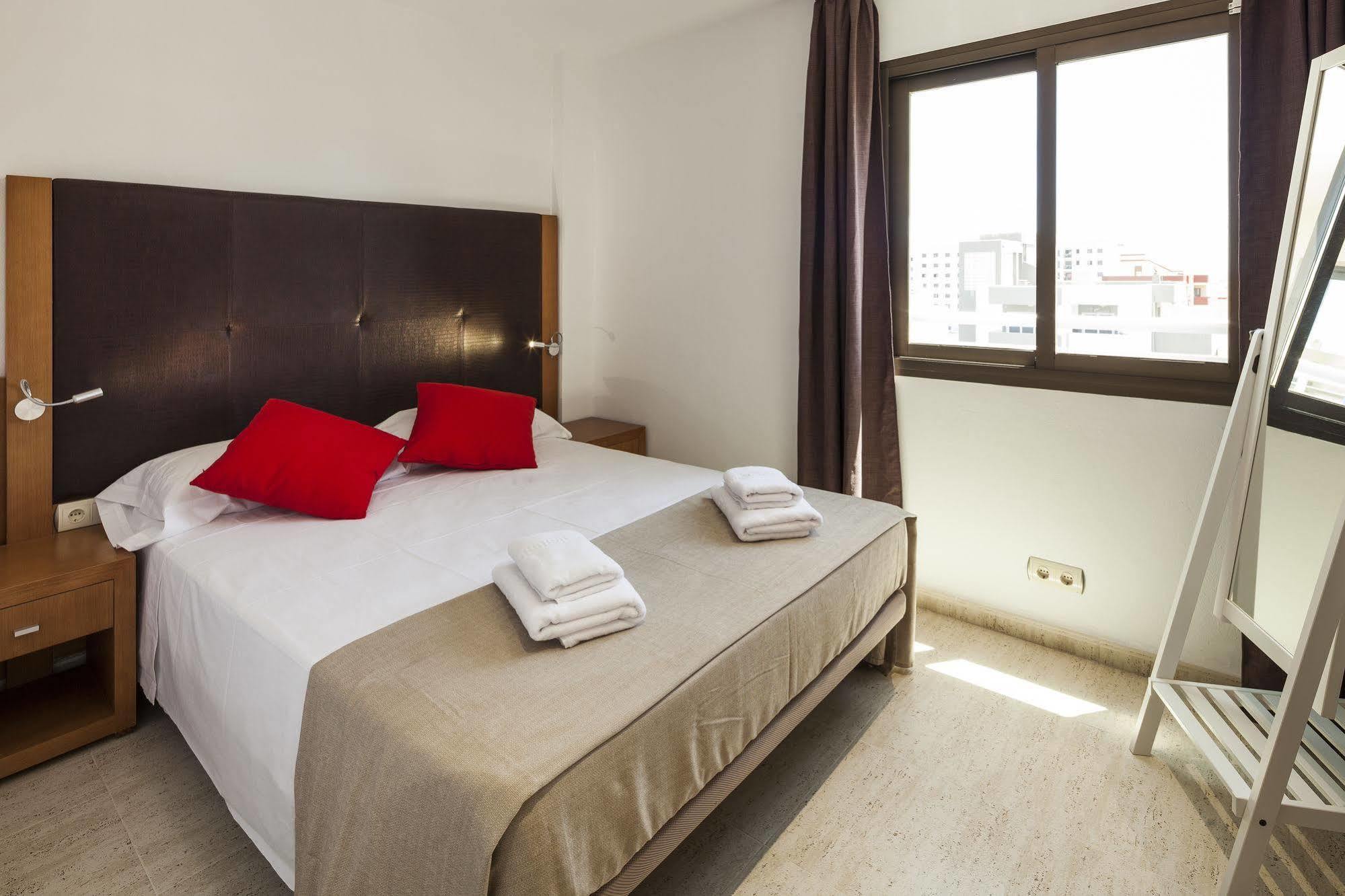 Ibiza Heaven (adults Only) * Platja d'en Bossa