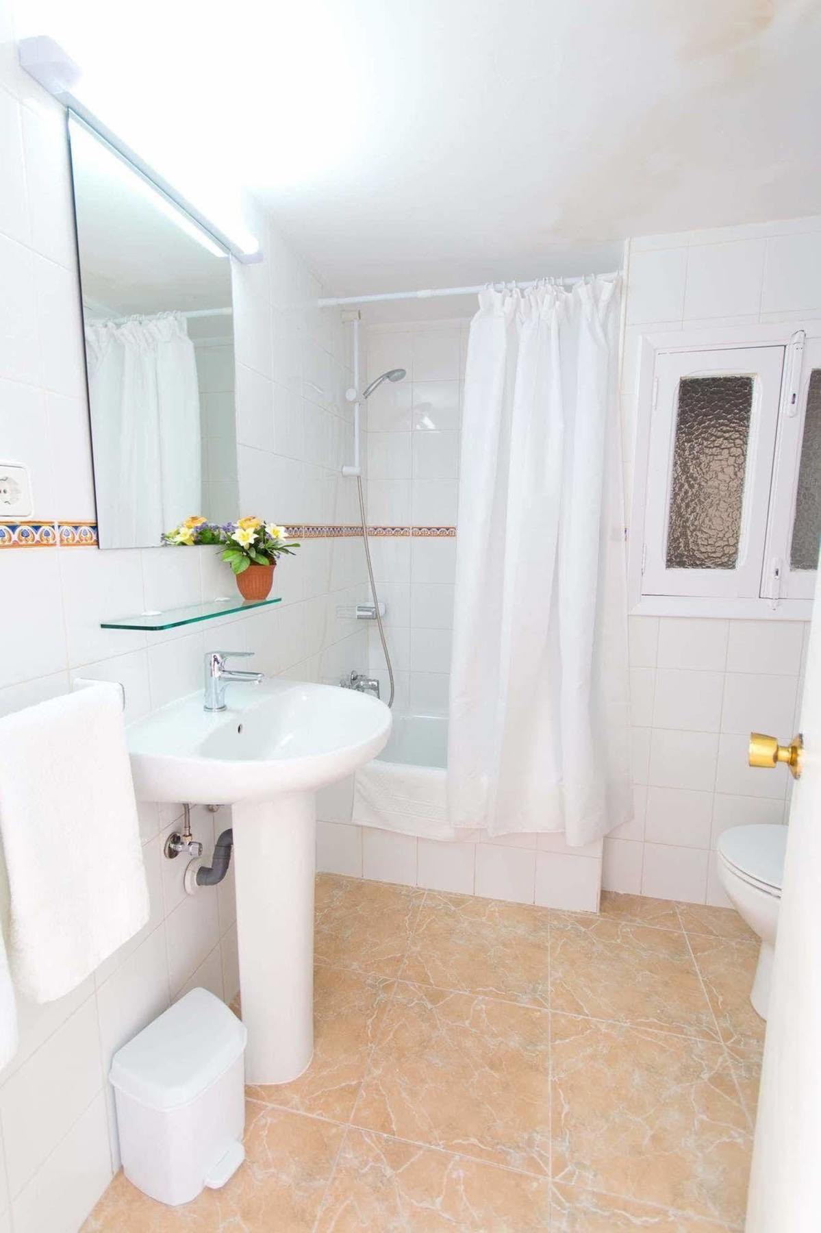 Los Pinos 2* Es Canar (Ibiza)