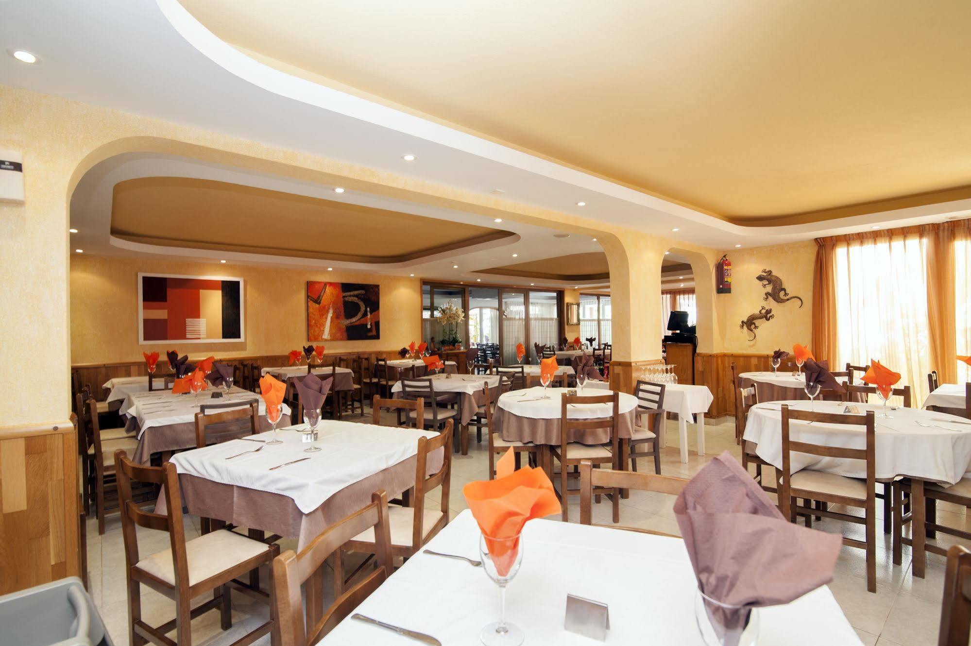 Apartahotel Casa Luis 4*