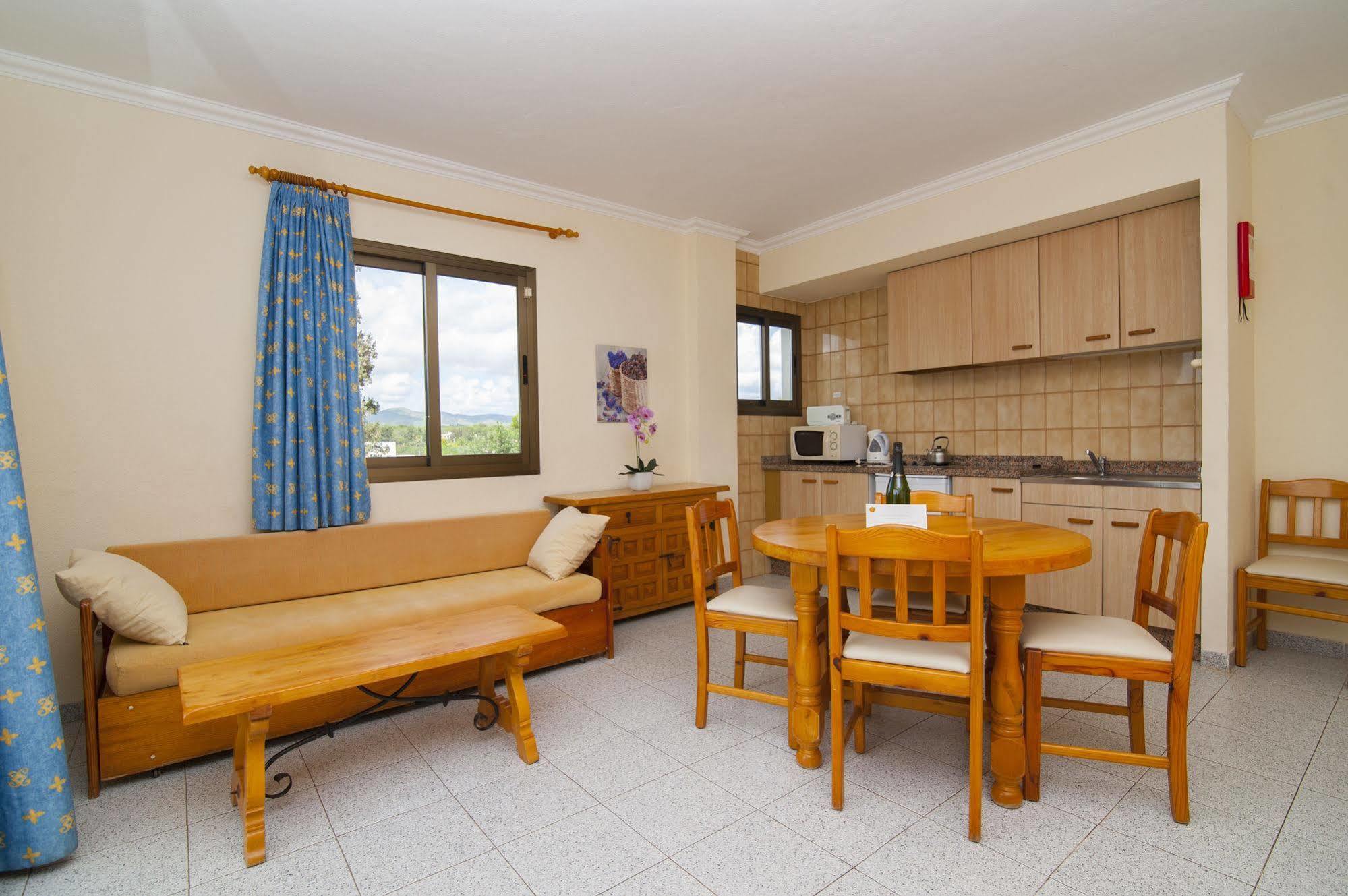 Casa Luis Apartahotel Santa Eulalia del Río