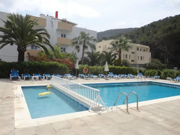 Ses Veles Cala Llonga (Ibiza)