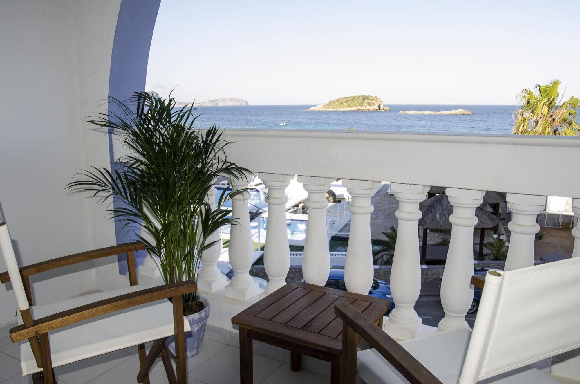 Outsite Ibiza 3*