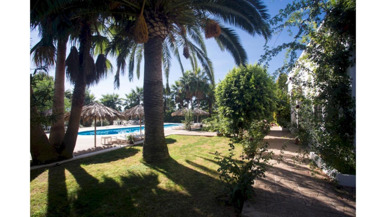 Nieves Is A Beautiful Set In A Rural Location Yet It Is Still Only A 5 Minute Drive From And San Rafael