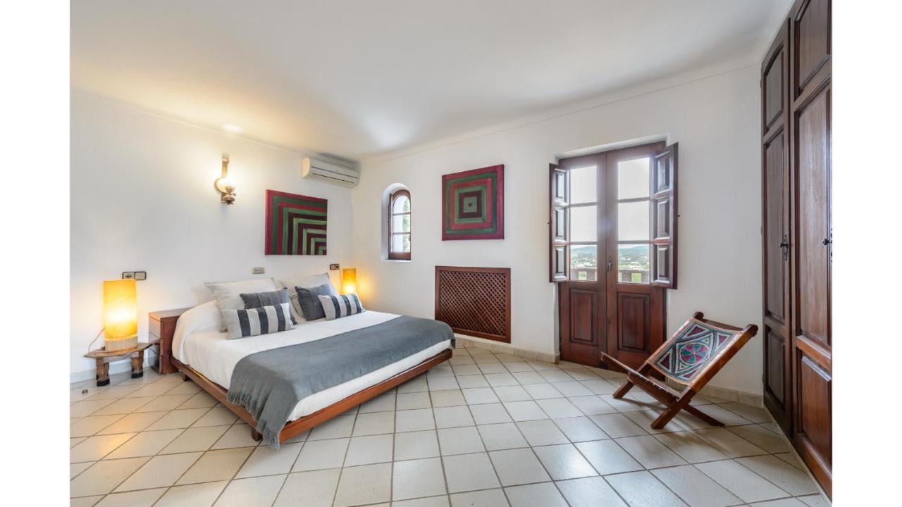Mestre Is A Huge With Stunning Sunset Views Near To San Antonio Villa