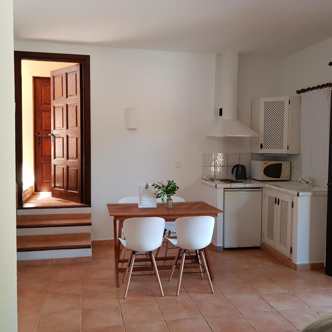 Casa Naya Rural * Sant Llorenç de Balàfia