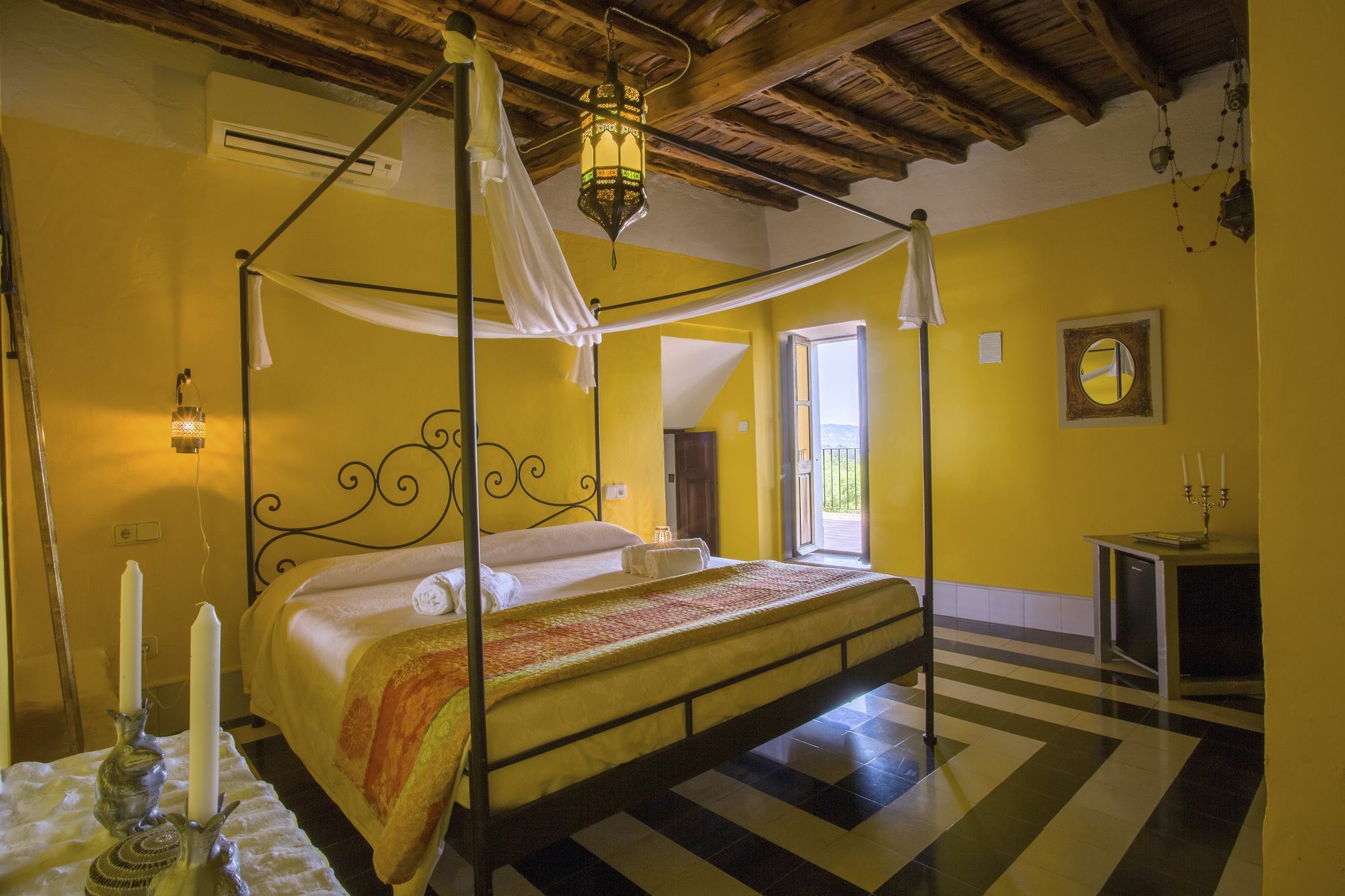 Mariposas Ibiza Hotel 3*