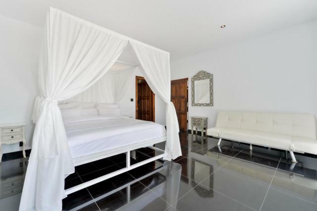 Casablanca Ibiza Cala Llena