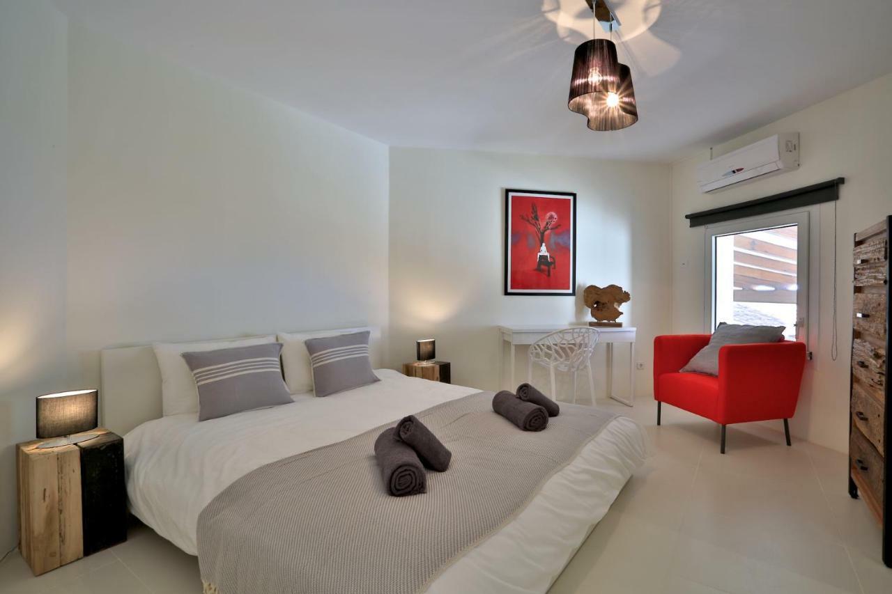 C'an Petra, Carrer Club Robinson Villa *