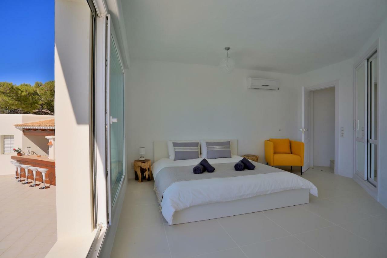 Villa C'an Petra, Carrer Club Robinson Sant Josep de sa Talaia
