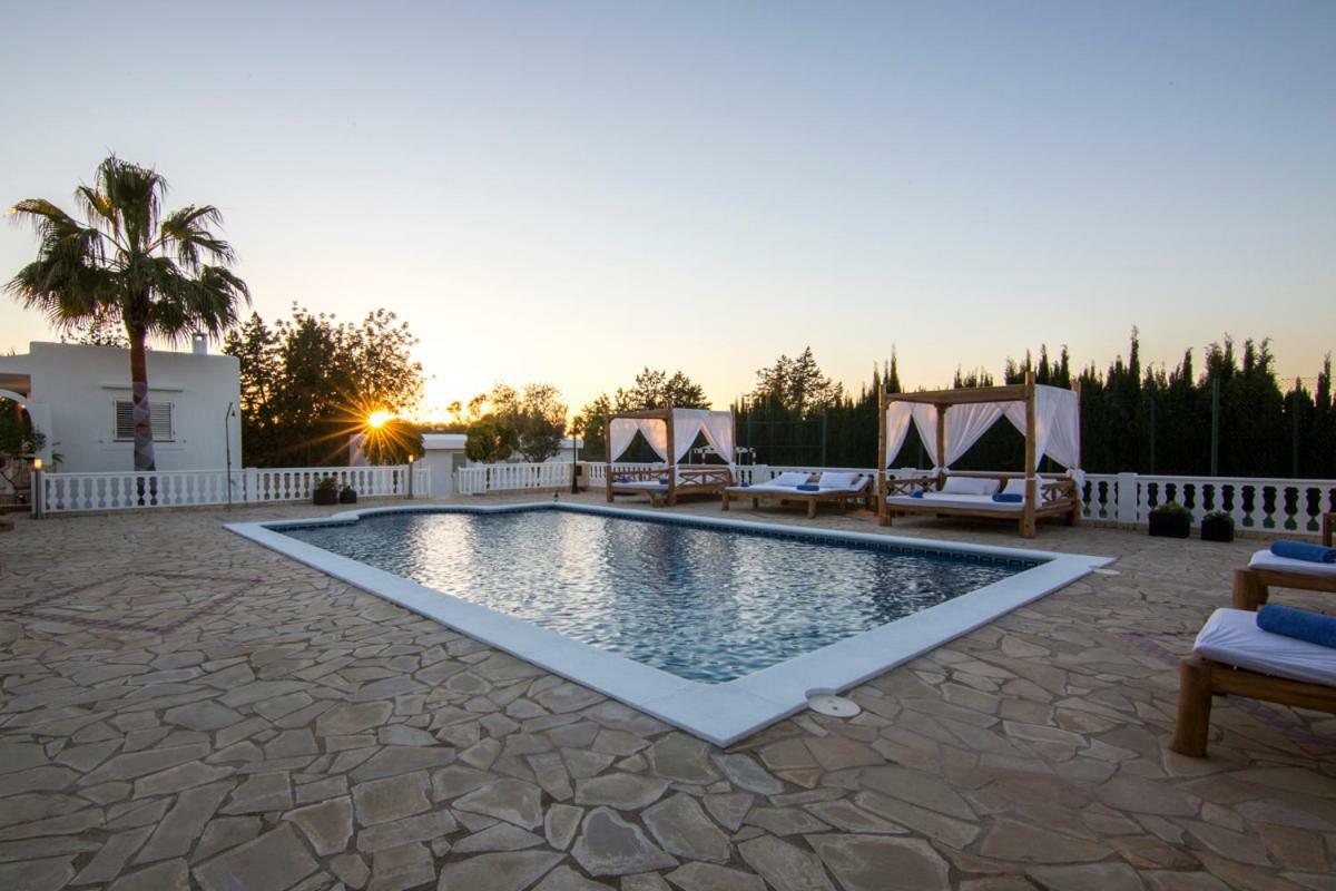 Raes Villa *