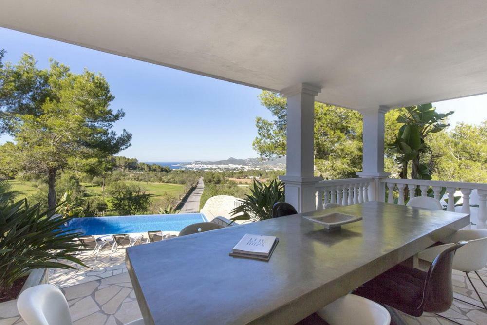 Dos Monos Villa San Antonio (Ibiza)