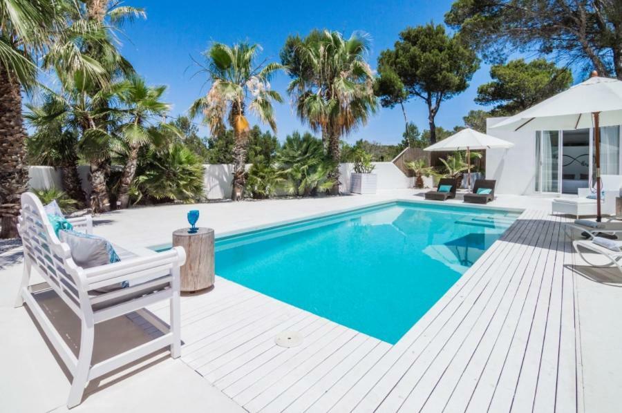 Can Love * Cala Comte