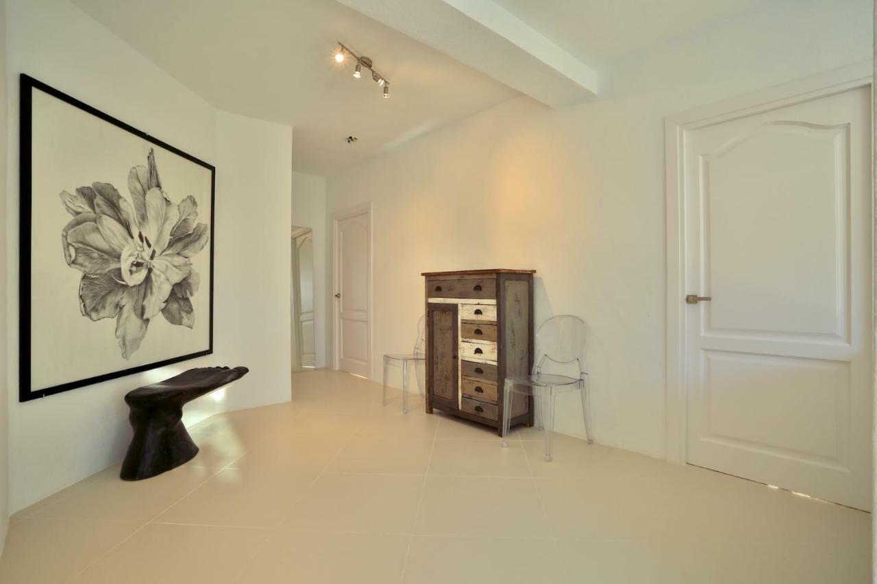 C'an Petra, Carrer Club Robinson Villa Sant Josep de sa Talaia