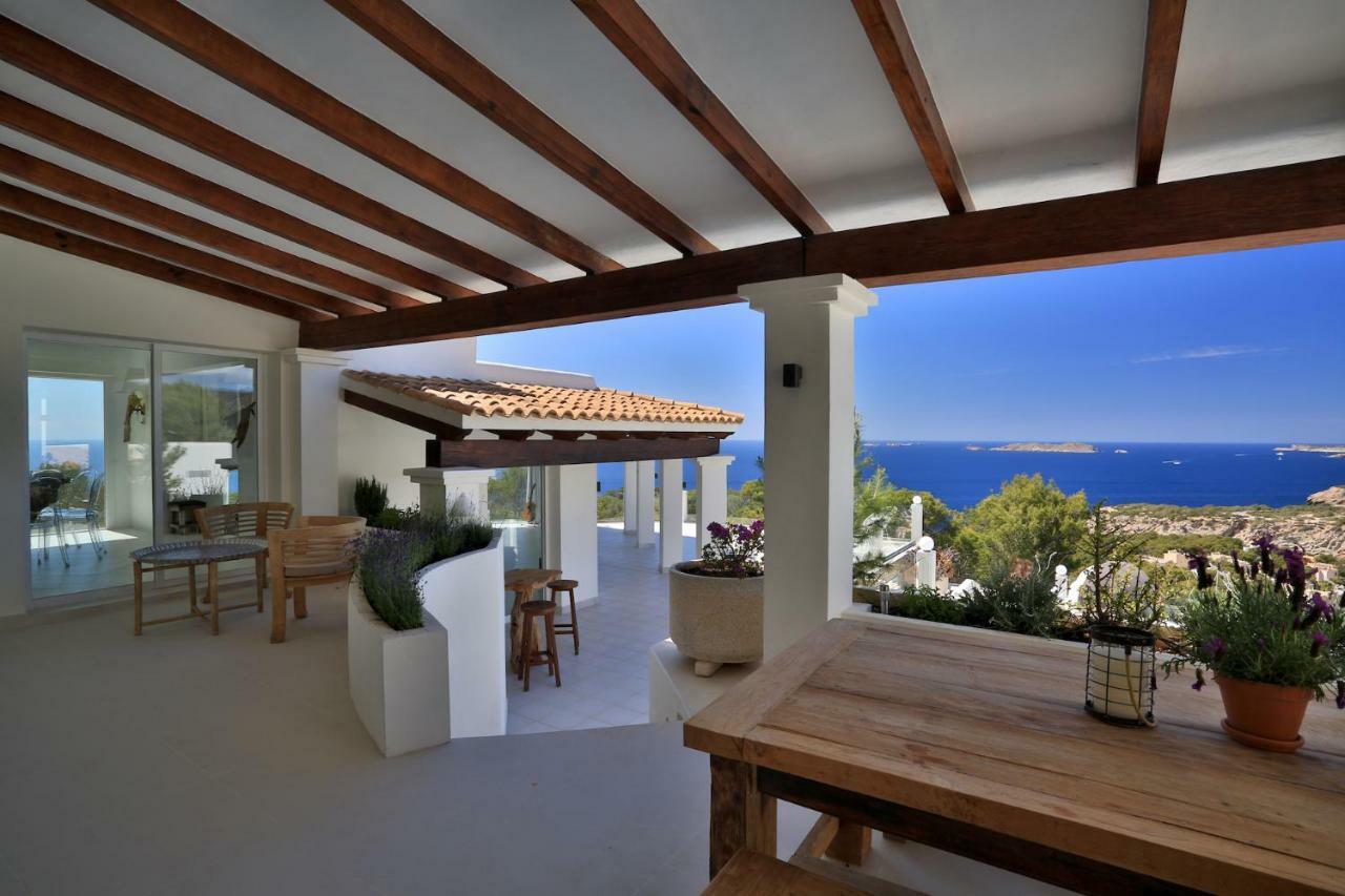 Villa C'an Petra, Carrer Club Robinson *