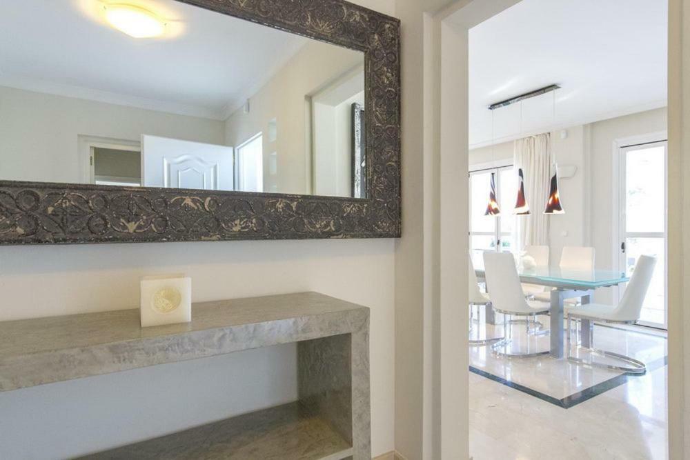Villa Dos Monos *