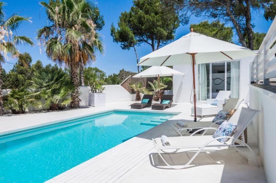 Can Love Cala Comte