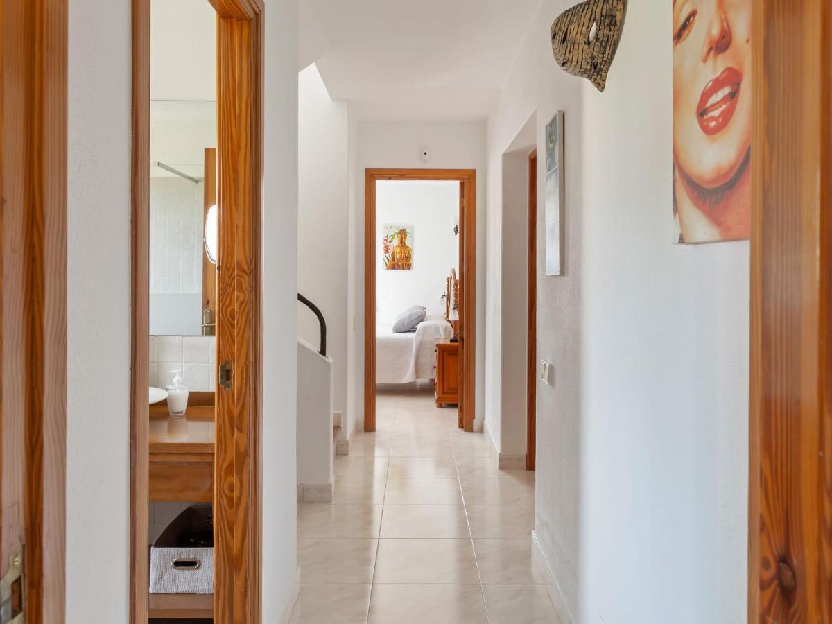 Ideally Located With Pool A Short Drive From Ibiza Town And The Beach Villa San José