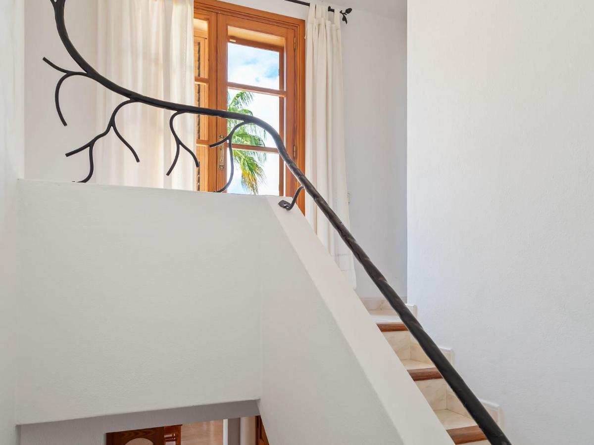 Ideally Located With Pool A Short Drive From Ibiza Town And The Beach *