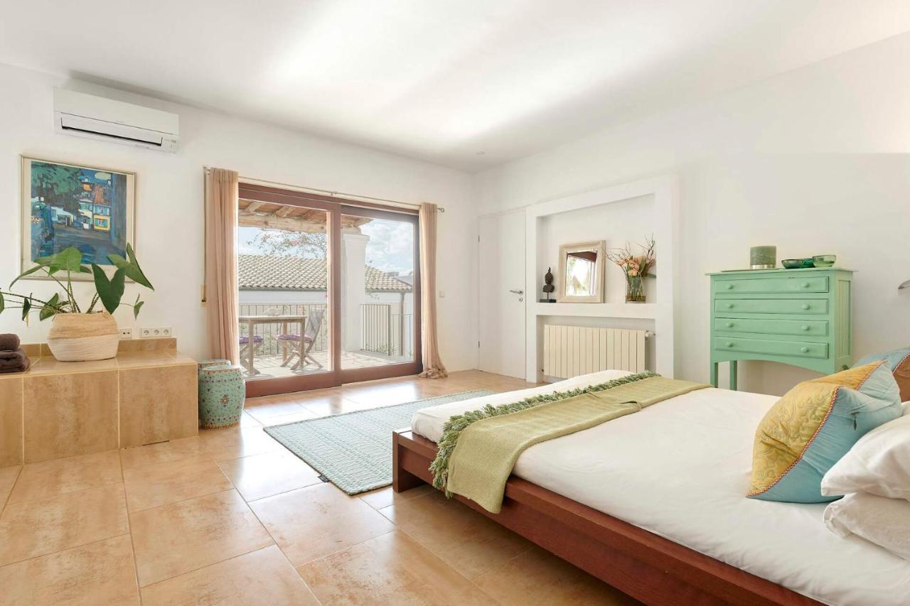 Rent This Luxury With Private Pool, Ibiza 1059 * Santa Eularia des Riu