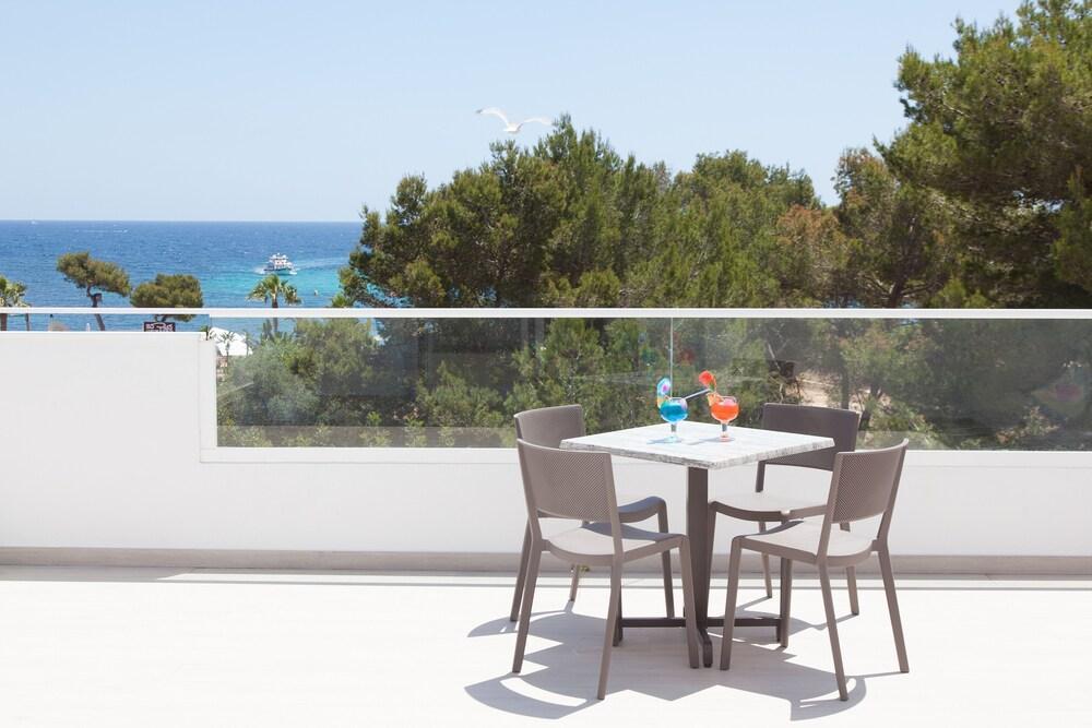 Hotel Typic Art Es Cana