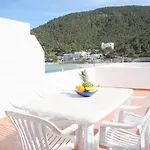 Apartamentos Cala Llonga