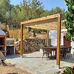 Casa Rural Can Rotes Con Jardin Y Barbacoa