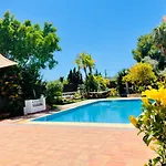 Villa Con Piscina Gigante