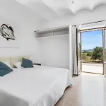 8 Guests Large Villa Near Bossa Beaches & Airport