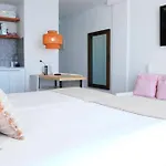 Typic Marina Playa - Adults Only