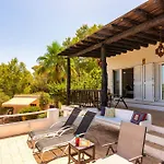 New! Villa Salada