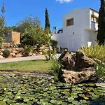 Villa Linda, Ruime Prive-Villa Met Zwembad Met Prachtige Tuin