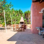 Exclusive Villa In Porroig