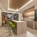 Opulent Retreat Manor Suites