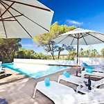 Beachfront Villa With Saltwater Pool