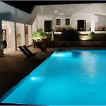 6Br Villa - Sleeps 14 - Pool - Garden - Sea View