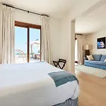 Magnificent Villa In Luxurious Retreat