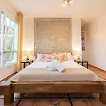 Classic Villa For 12- Pool, Bbq, Big Exterior Area