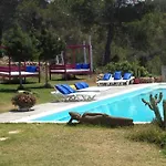 Villa Weedy