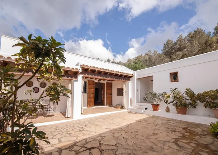 Casa Rural Can Rotes Con Jardin Y Barbacoa