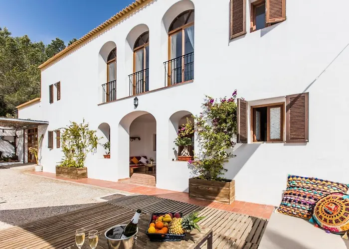 Finca Can Rosa Ibiza, Private Pool, 10 Minutes From The Beach