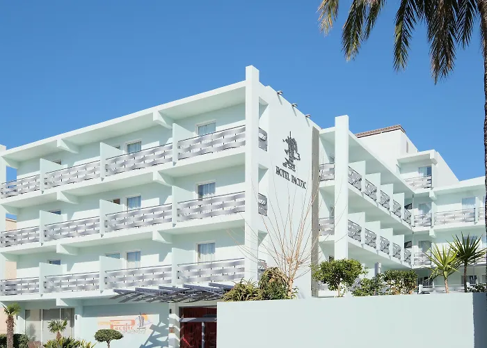 Azuline Hotel Pacific