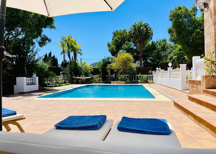 Villa Con Piscina Gigante