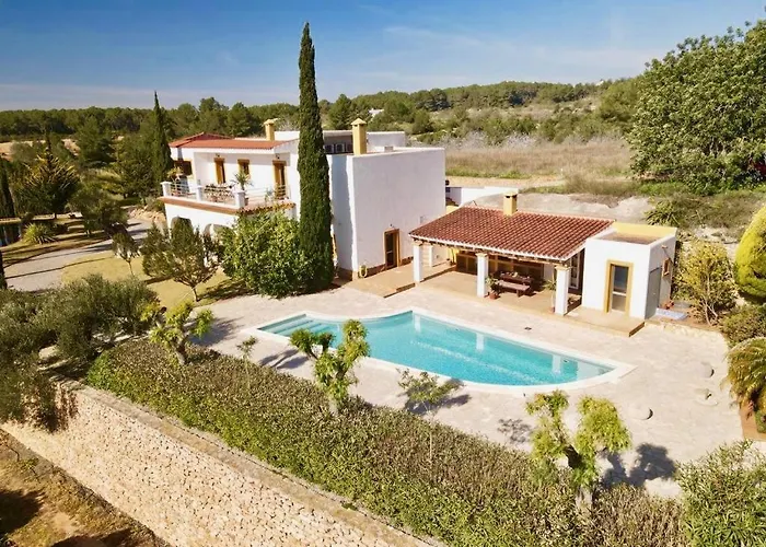 Villa Linda, Ruime Prive-Villa Met Zwembad Met Prachtige Tuin